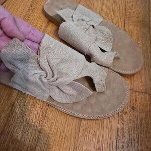 7 Tan Suede Women Toe-Sandal Indoor Outdoor Flip Flop bunion corrector NWOT